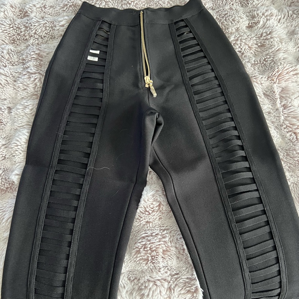 Women’s pants never worn